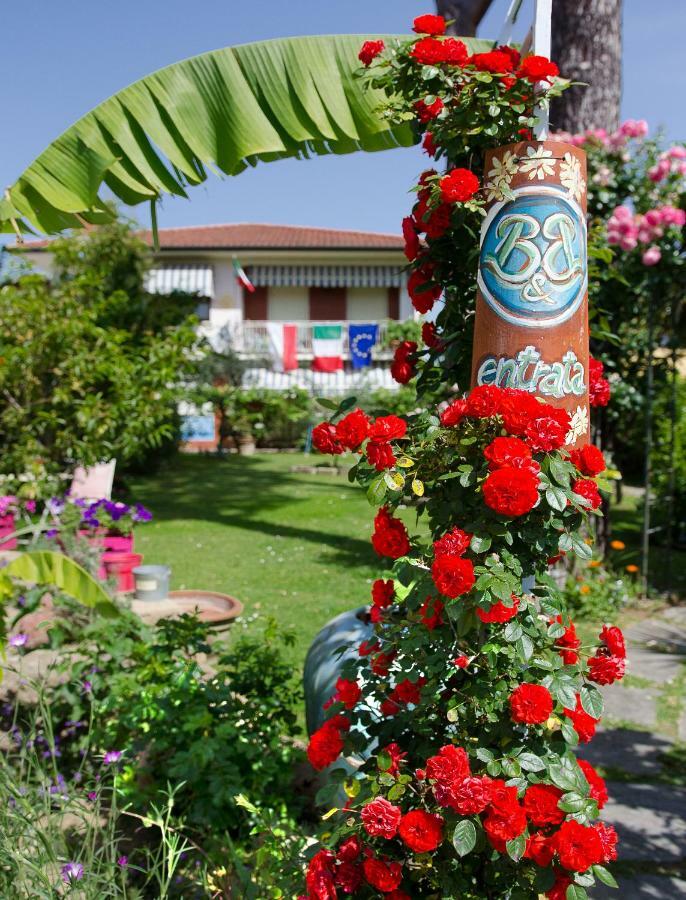 B&B Due Passi Dal Mare Cinquale Eksteriør bilde