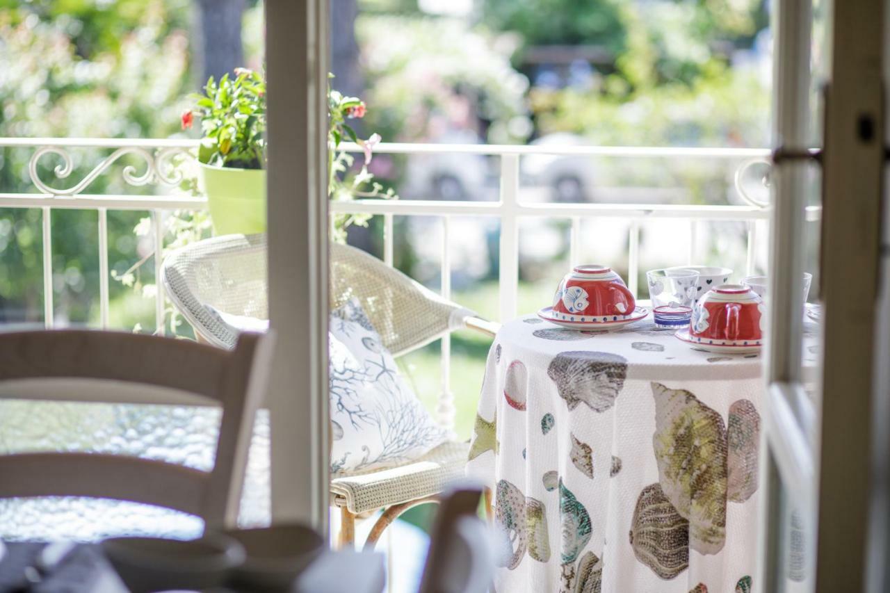 B&B Due Passi Dal Mare Cinquale Eksteriør bilde