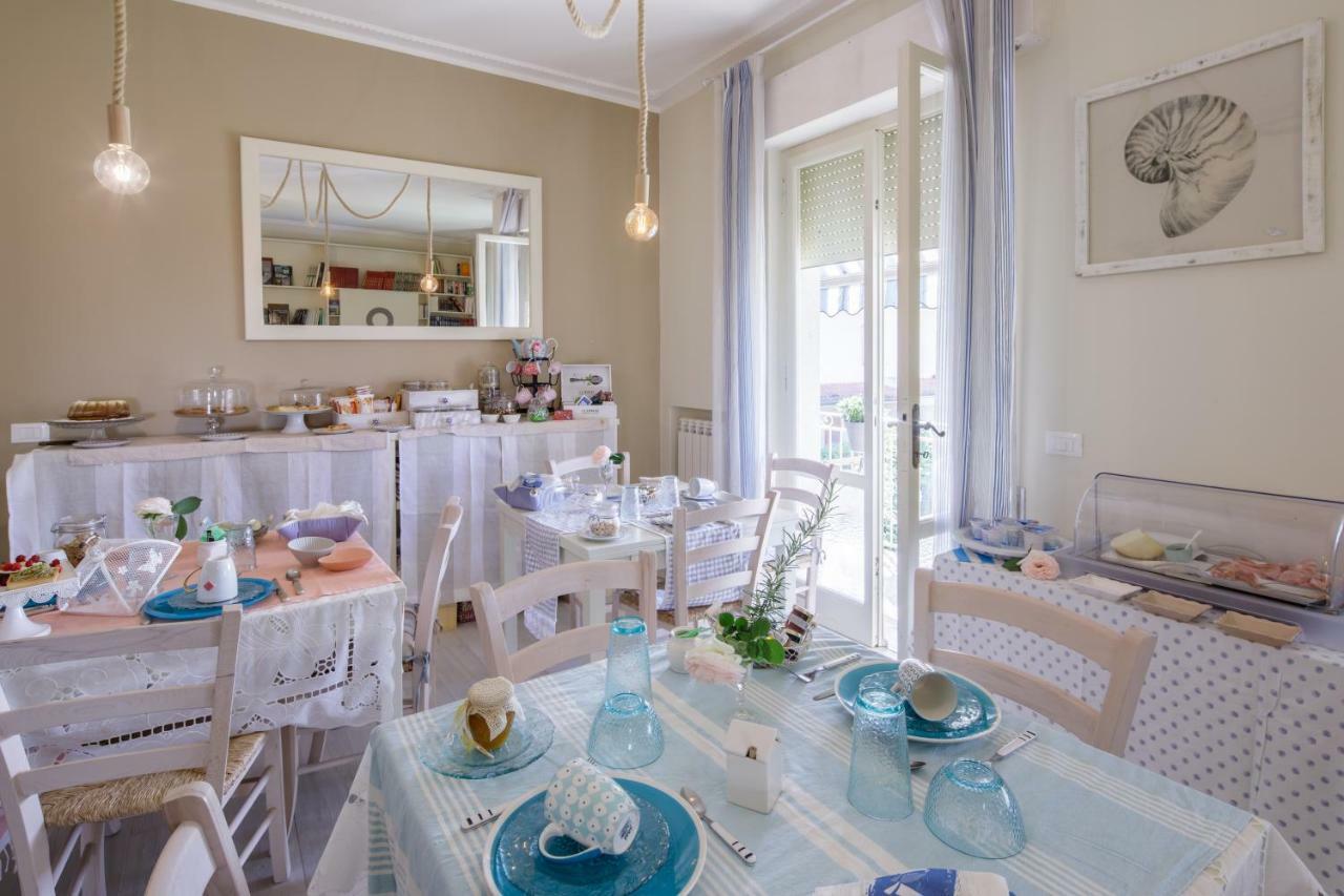 B&B Due Passi Dal Mare Cinquale Eksteriør bilde
